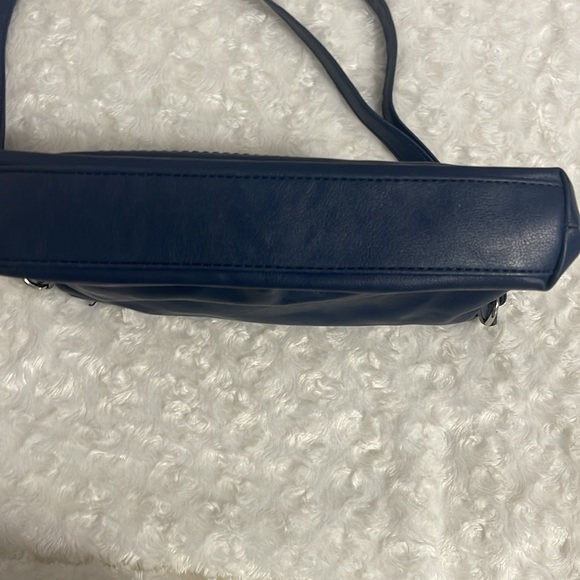 RELIC BY FOSSIL EVIE NAVY BLUE FAUX LEATHER CROSSBODY BAG - Picture 8 of 10